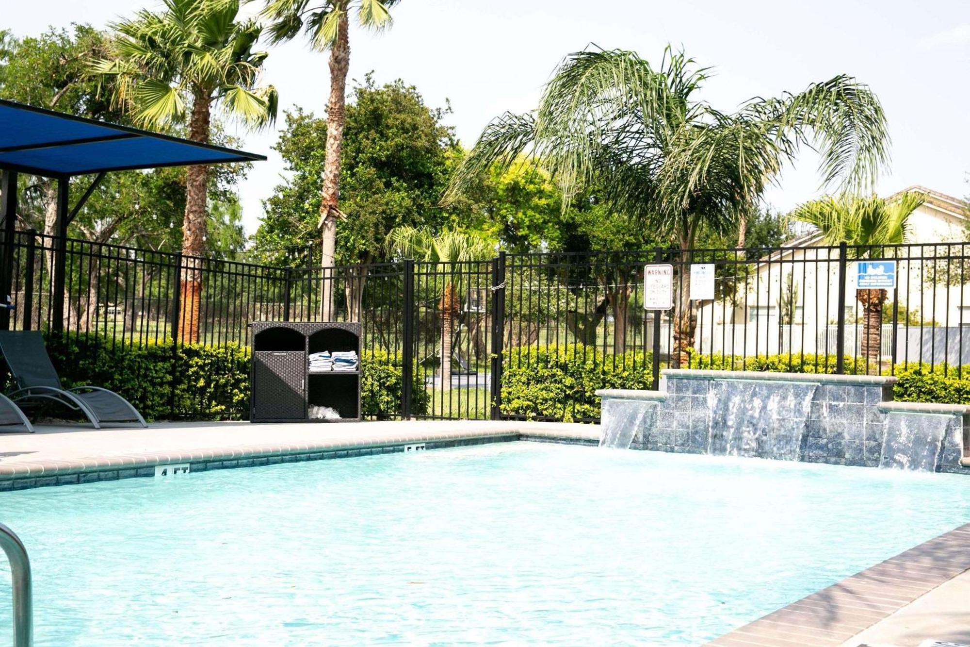 Radisson Hotel Mcallen Airport Екстериор снимка